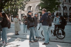 Az Artisjus Magyar Dalszerzés Éve sajtósétájának résztvevői Budapest belvárosában