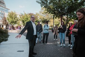 Az Artisjus Magyar Dalszerzés Éve sajtósétájának résztvevői Budapest belvárosában