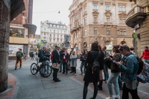 Az Artisjus Magyar Dalszerzés Éve sajtósétájának résztvevői Budapest belvárosában