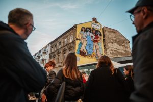 Az Artisjus Magyar Dalszerzés Éve sajtósétájának résztvevői Budapest belvárosában, Miénkitta